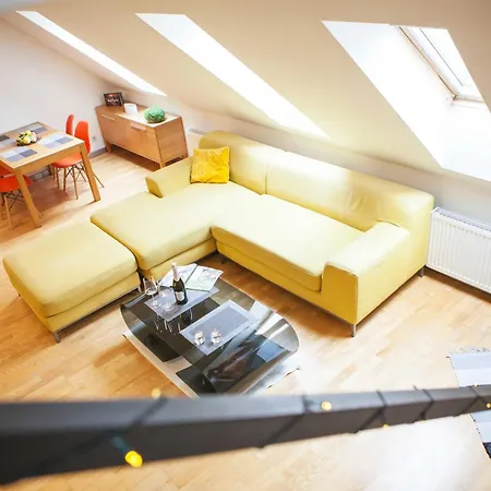 Dolna 4 - In Direct Centrum On Square Bańska Bystrzyca